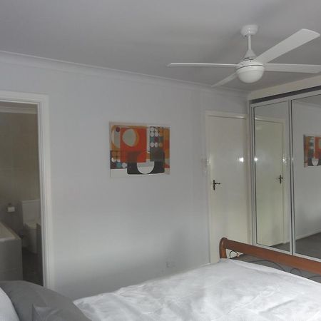 Prime Location & Spacious Аделейд Екстериор снимка