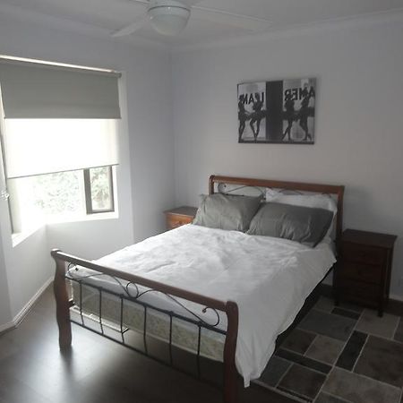 Prime Location & Spacious Аделейд Екстериор снимка