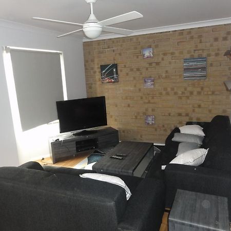 Prime Location & Spacious Аделейд Екстериор снимка