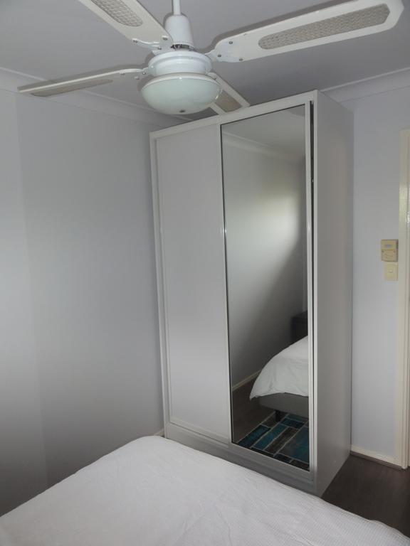 Prime Location & Spacious Аделейд Екстериор снимка